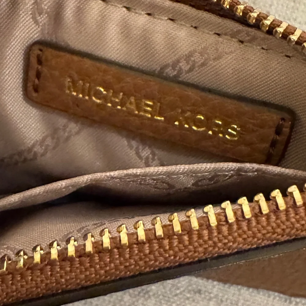 Michael Kors Studded Jet Set Wristlet wallet gold key ring logo print Tan Brown - Picture 4 of 7